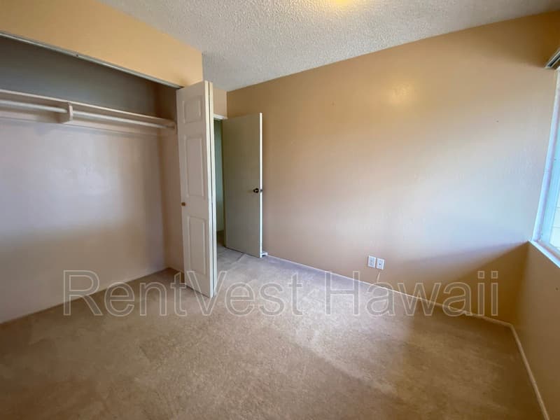 Mililani Townhome: 94-161 Kuahelani Ave