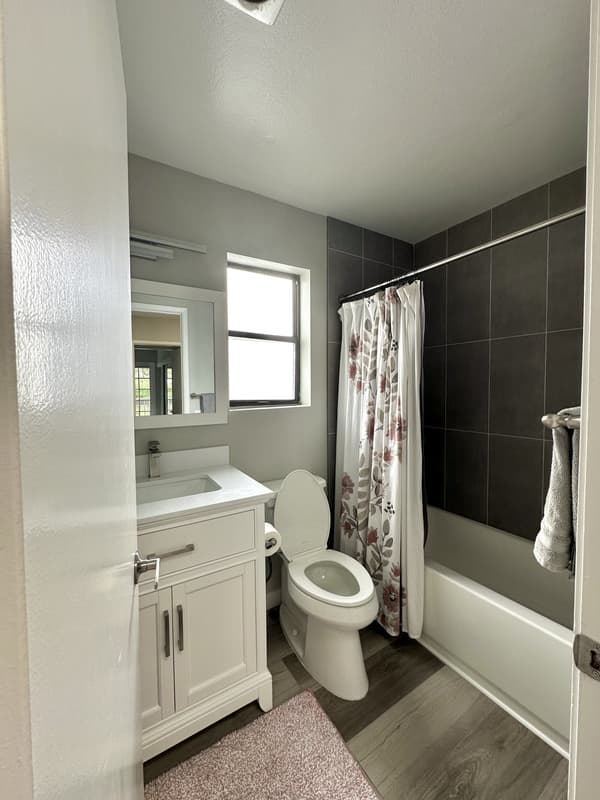 La Jolla Condo: 8750 Villa La Jolla Drive #69 - 69