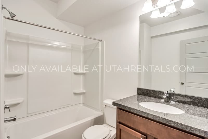 Lehi Townhome: 4442 W 2550 N