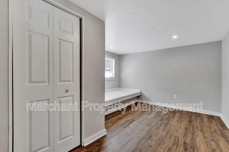 Greenville House: 17 Miracle Drive