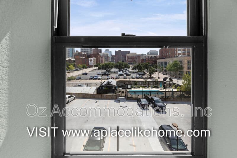 Kansas City Condo: 609 Central St