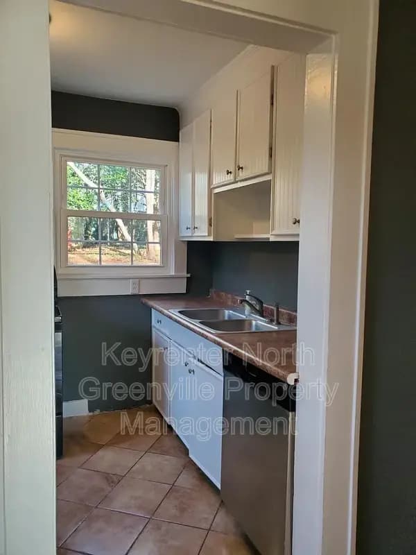 Greenville House: 127 Wedgewood Dr