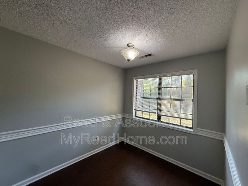 Southaven House: 892 Oaklawn Place