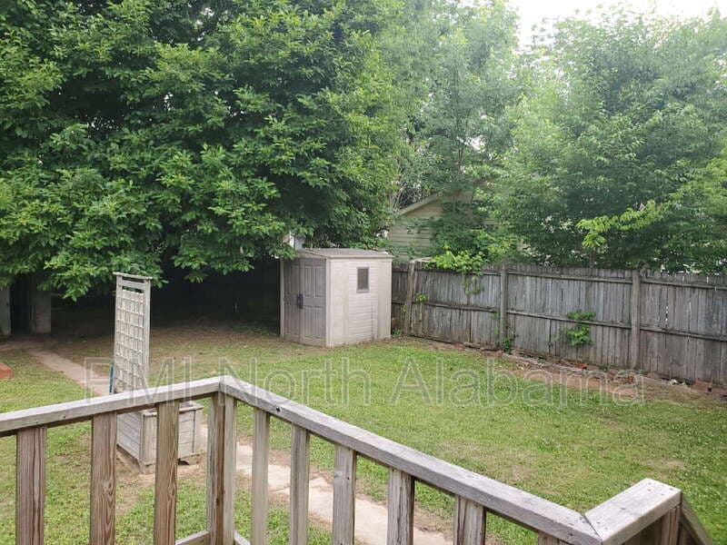 Huntsville House: 3017 Deerfield Rd NW