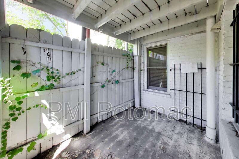 Washington Condo: 1952 Calvert Street Northwest