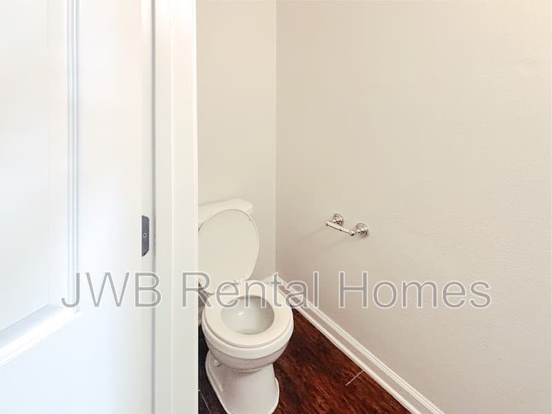 Jacksonville House: 8520 Cocoa Ave