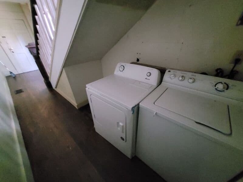 Deland Condo: 206 E Howry Ave