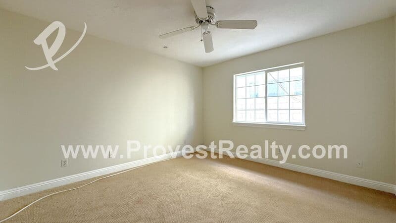 Victorville House: 18064 Mariner Dr