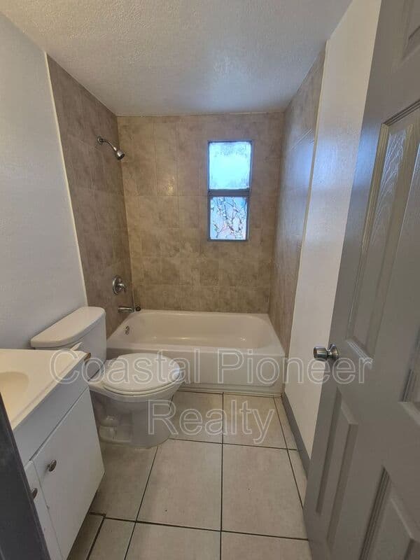 Tampa House: 3205 N 47th St