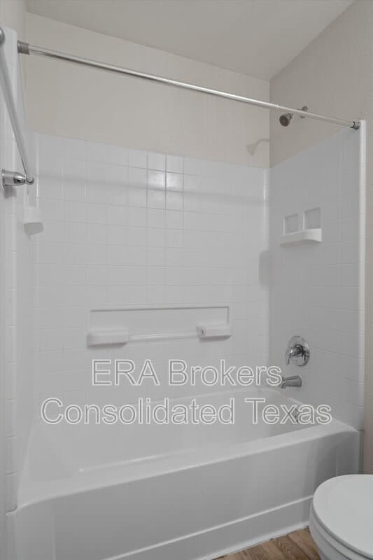 Austin House: 5825 Silver Screen Dr