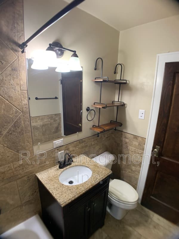 Saint Paul Condo: 1150 Central Ave W