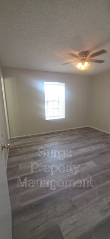 Benbrook Condo: 237 Vista Way