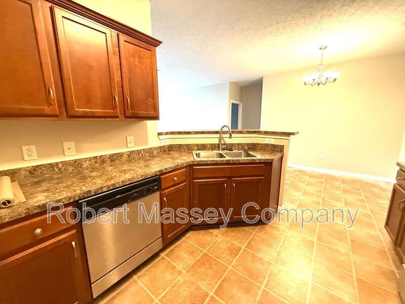 Louisville Condo: 9400 Clubview Drive