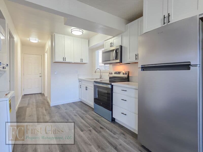 TIGARD Condo: 12345 SW HALL BLVD