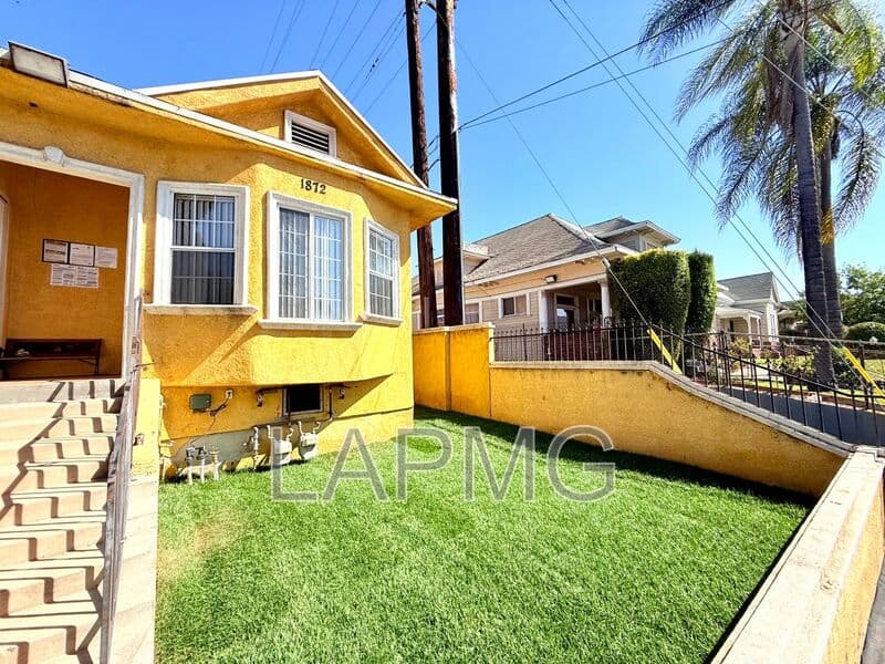 Los Angeles House: 1870 Daly Street