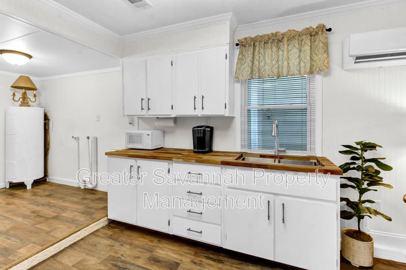 Rincon House: 304 East Fourth Street