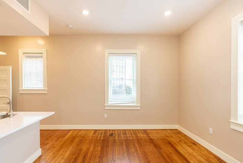 Harrisonburg Condo: 157-306 N. Main Street