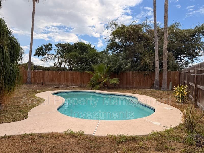McAllen House: 6617 N. 40th