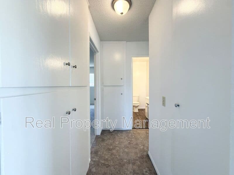 Vista Condo: 259 Alestar Street