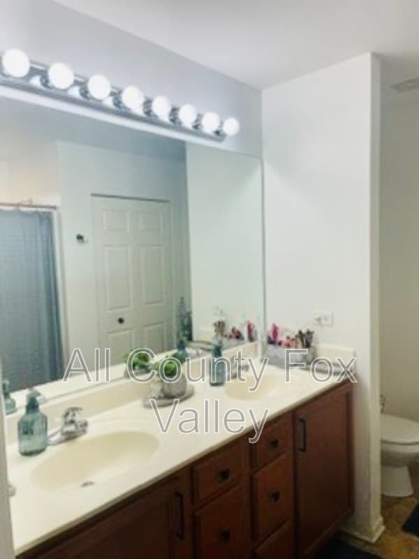 Johnsburg Townhome: 3708 Monica Lane #3