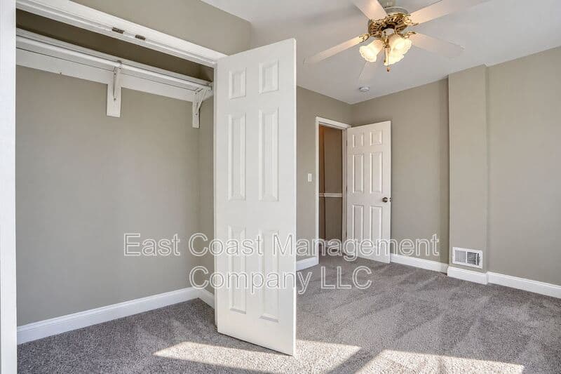 Baltimore House: 1120 N Lakewood Ave