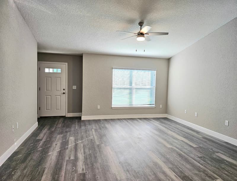 Ocala House: 6 Locust Run Ln