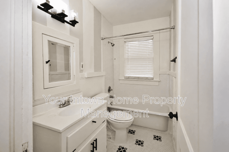 Atlanta House: 619 Cooledge Ave NE