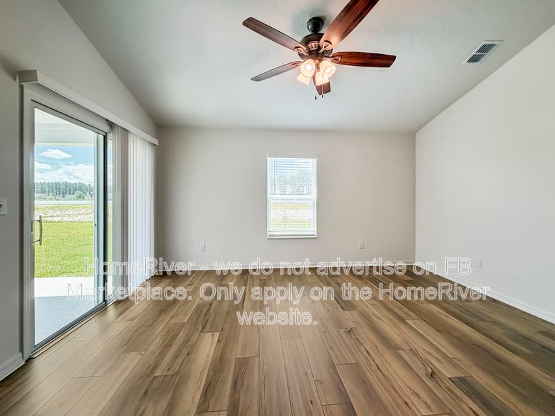 Jacksonville House: 6918 Myrtle Oak Rd