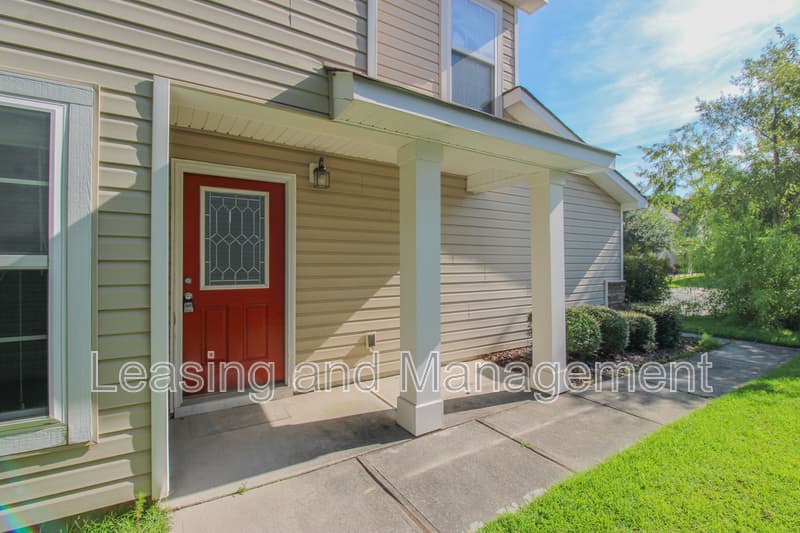 North Charleston House: 8811 Kellum Drive