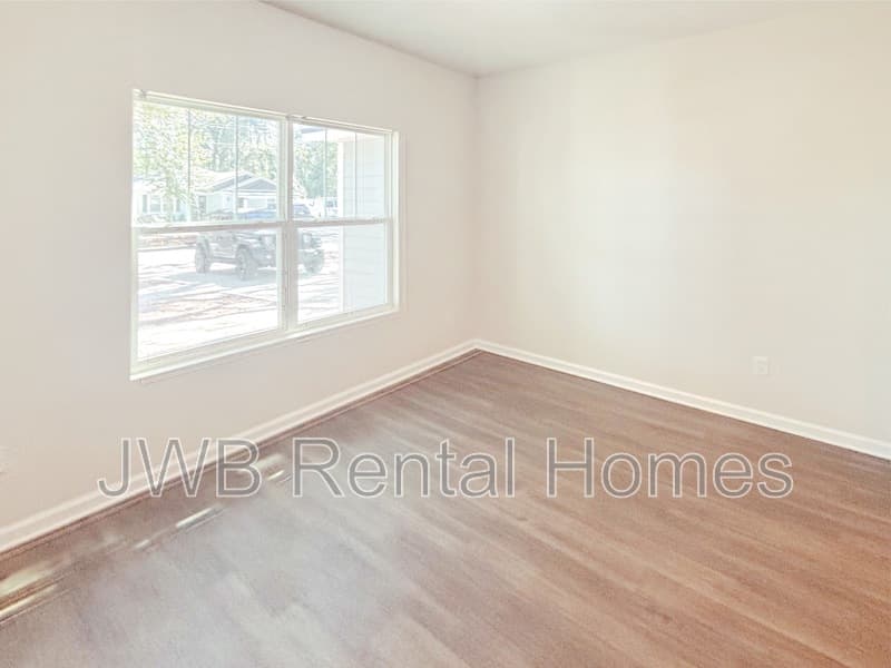 Jacksonville House: 4016 Spring Glen Rd