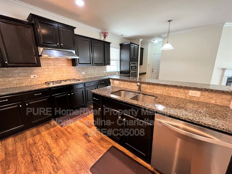 Charlotte House: 10330 Royal Winchester Drive