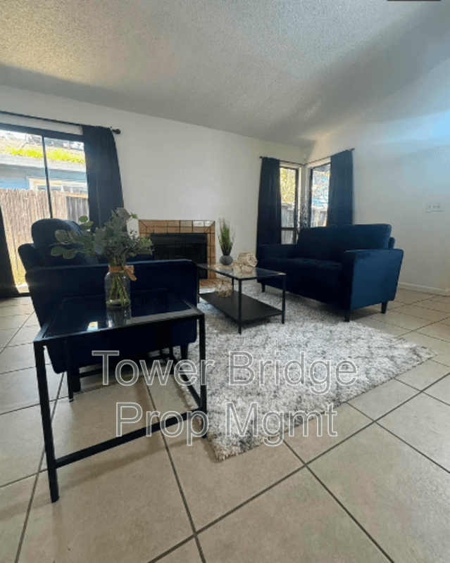 Sacramento House: 7516 Whisperwillow Drive