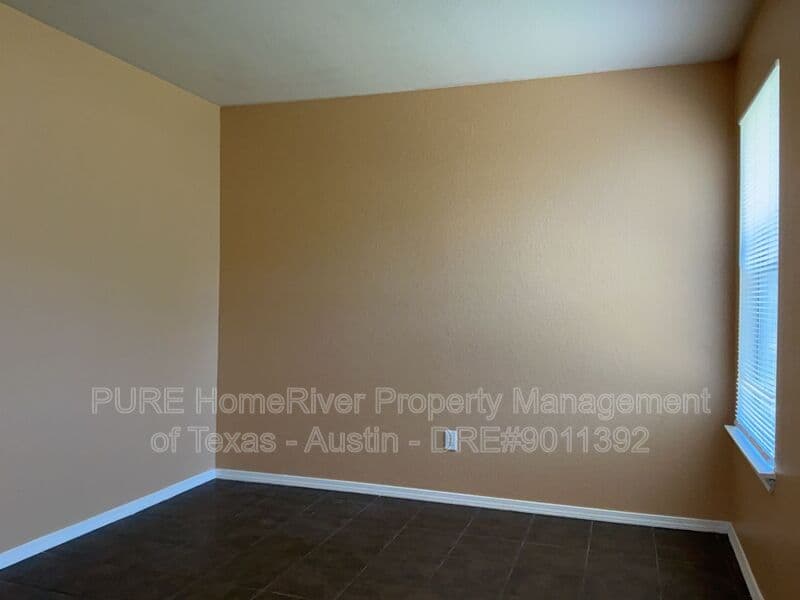 Round Rock Condo: 1001-A Christopher Ave