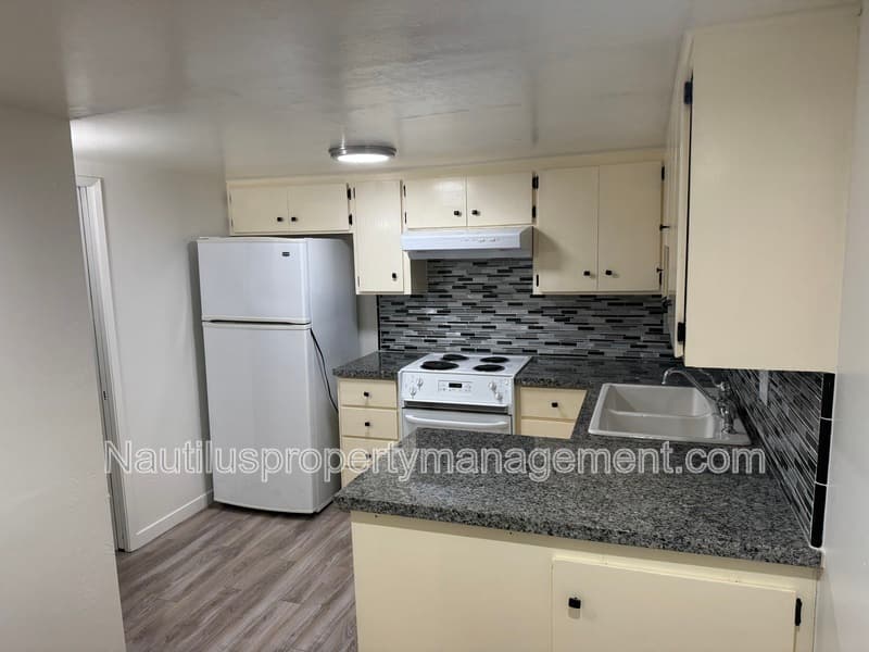 Scotts Valley Condo: 395 Tabor Drive