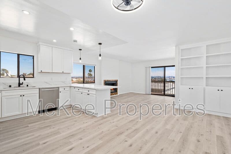 San Diego House: 307 San Elijo Street