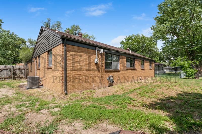 Wichita House: 7315 West Galoway