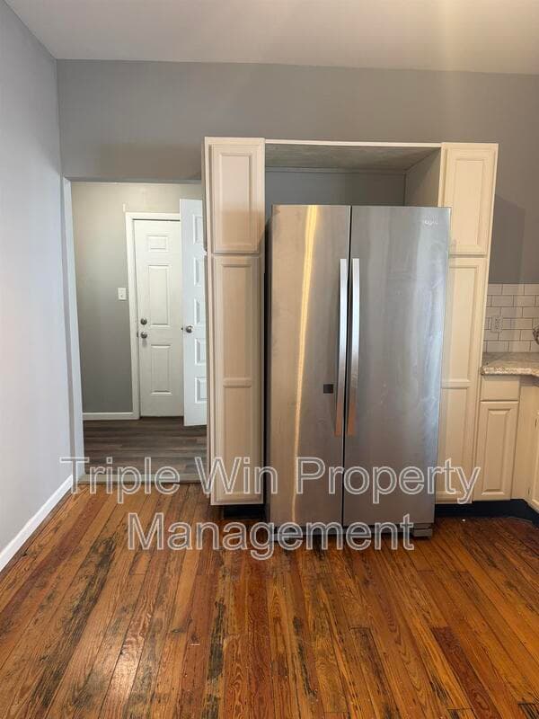 Maplewood House: 7790 Folk Ave.