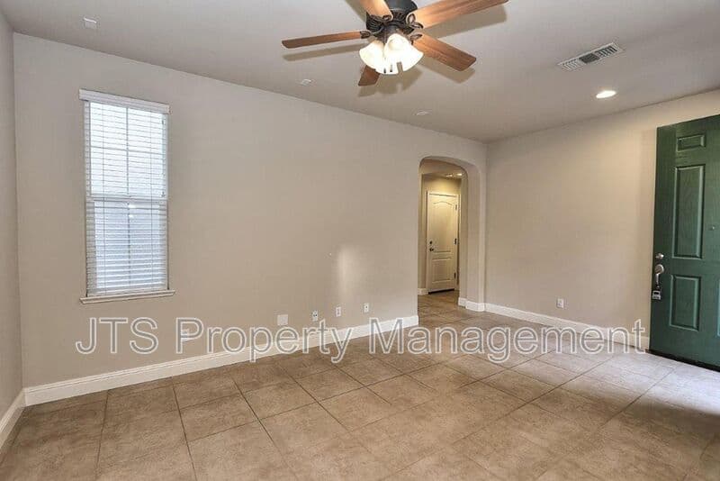 Orangevale House: 9041 Crescenda Lane