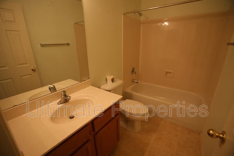Surprise House: 17476 W Ventura St