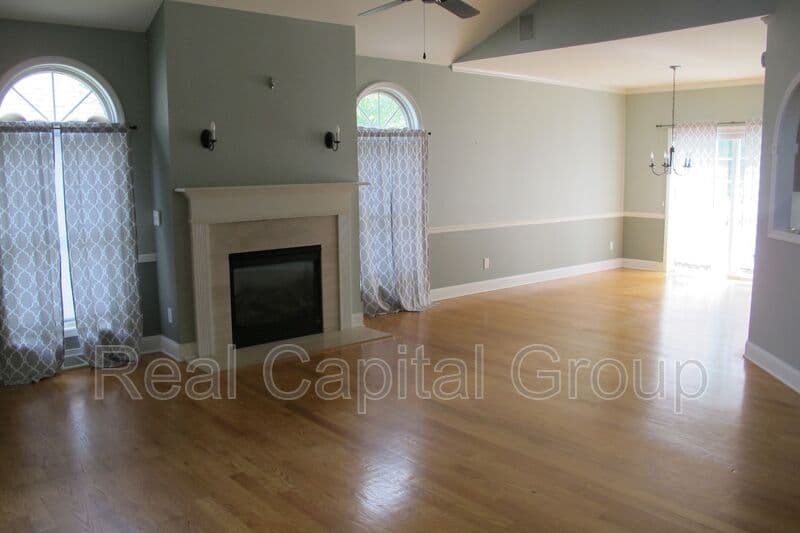 Loudonville House: 26 Cheshire Way