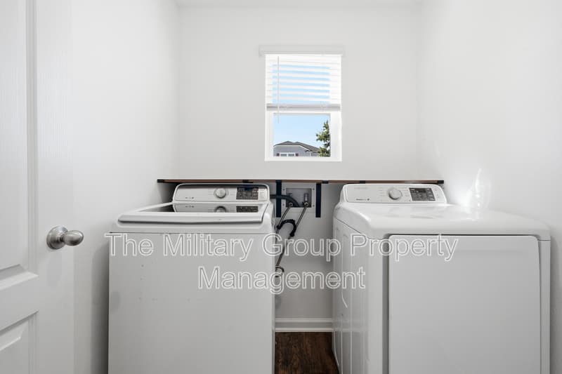 Jacksonville House: 15729 Equine Gait Dr