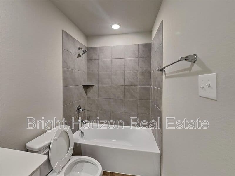 Fort Worth House: 226 Territory Trail