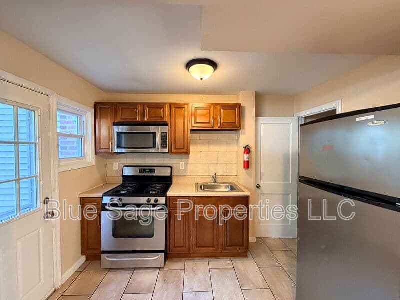 Upper Darby Townhome: 6635 Church Ln
