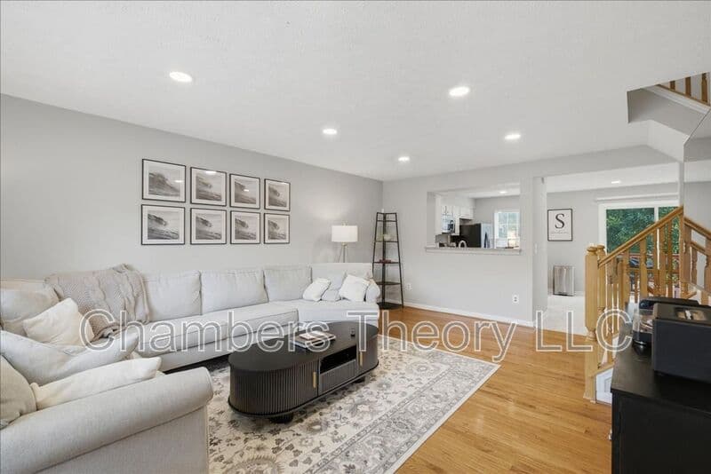 Ashburn House: 44046 Choptank Ter