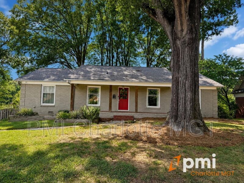 Charlotte House: 1140 Bevis Dr