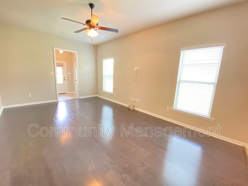 Prairieville House: 38445 Brown Rd