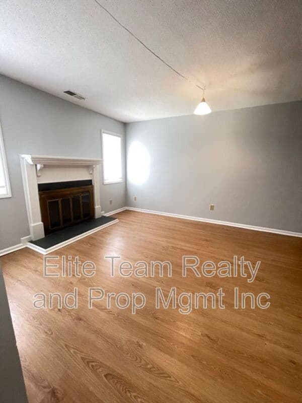 Charlotte Condo: 8623 Crows Nest Ln