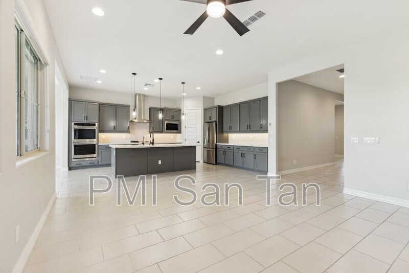 Queen Creek House: 20598 East Avenida Del Valle Court