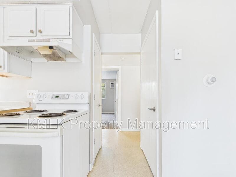 Akron House: 685 Sherman St