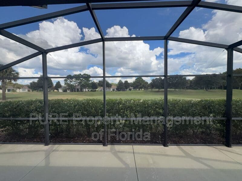 Ocala House: 15939 SW 14th Avenue Rd
